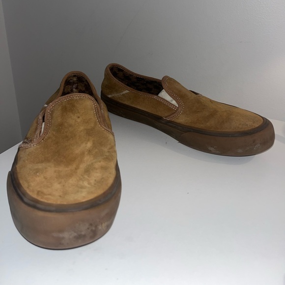 Women/ Men’s Vans® Classic Slip-On 'Pig Suede Shoes 
Women’s: 10.5
Men’s: 9 - Picture 7 of 8